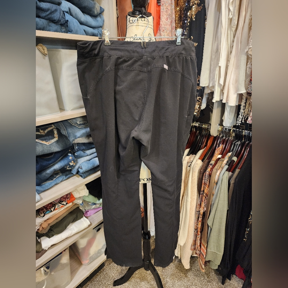 Figs Men's Black Pants - Picture 3 of 6